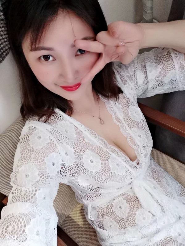 武汉汉口附近大胸妹子